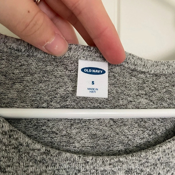 NWOT | Old Navy women’s gray soft knit long sleeve top — small - Picture 3 of 6